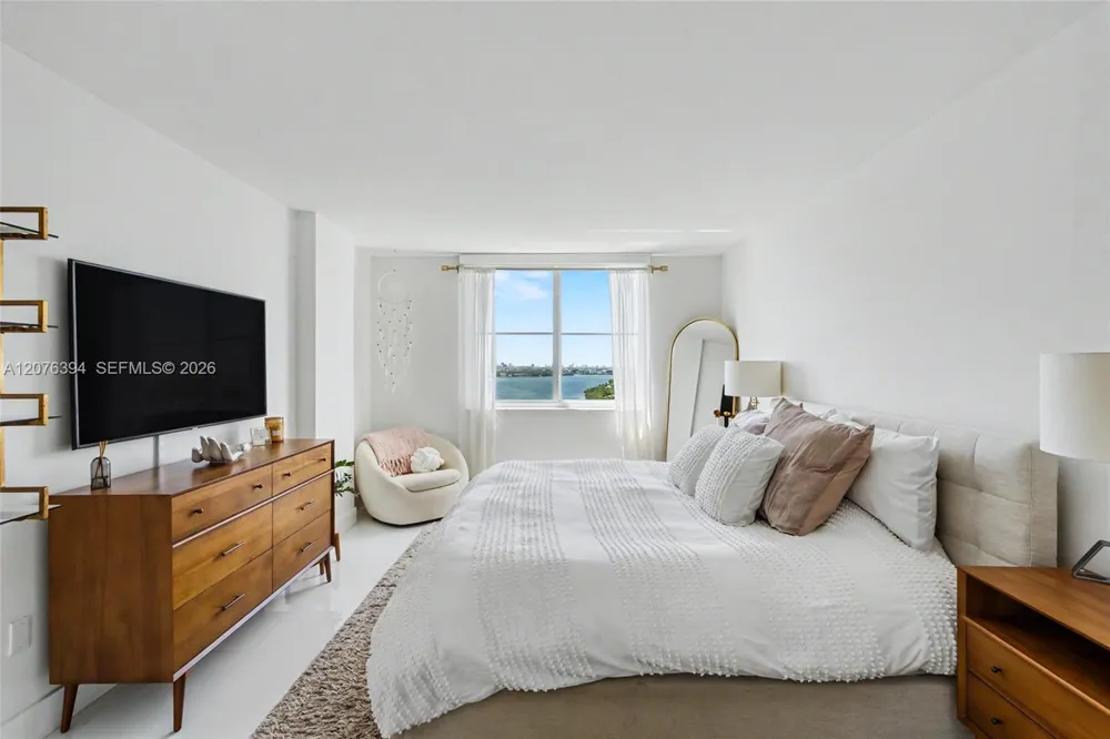 500 Bayview Dr #1924 Sunny Isles Beach, FL 33160
