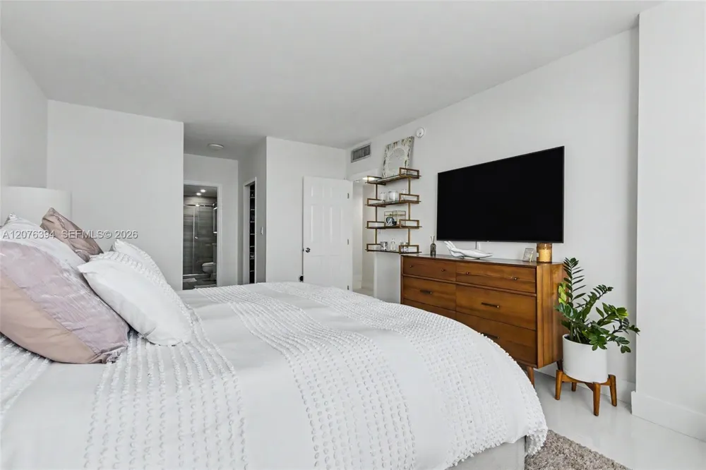 500 Bayview Dr #1924 Sunny Isles Beach, FL 33160