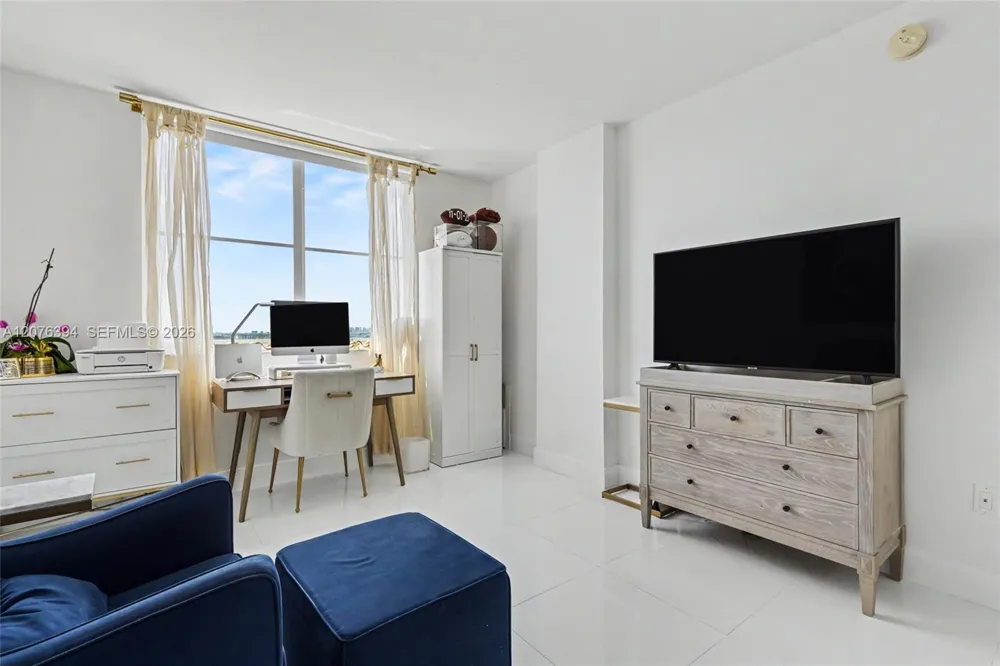 500 Bayview Dr #1924 Sunny Isles Beach, FL 33160