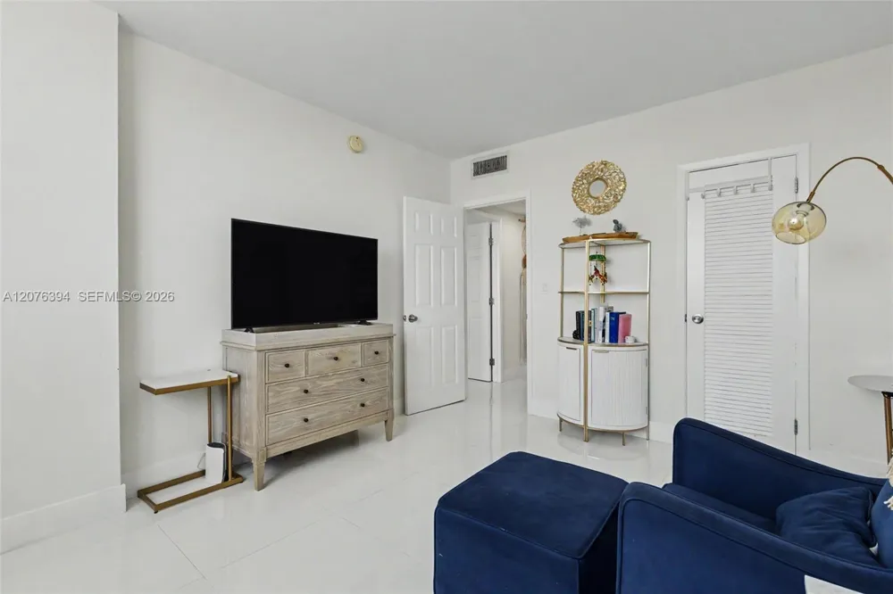500 Bayview Dr #1924 Sunny Isles Beach, FL 33160