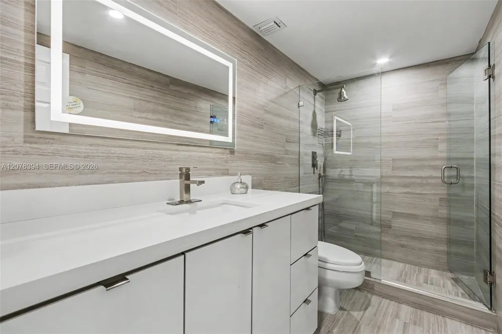 500 Bayview Dr #1924 Sunny Isles Beach, FL 33160