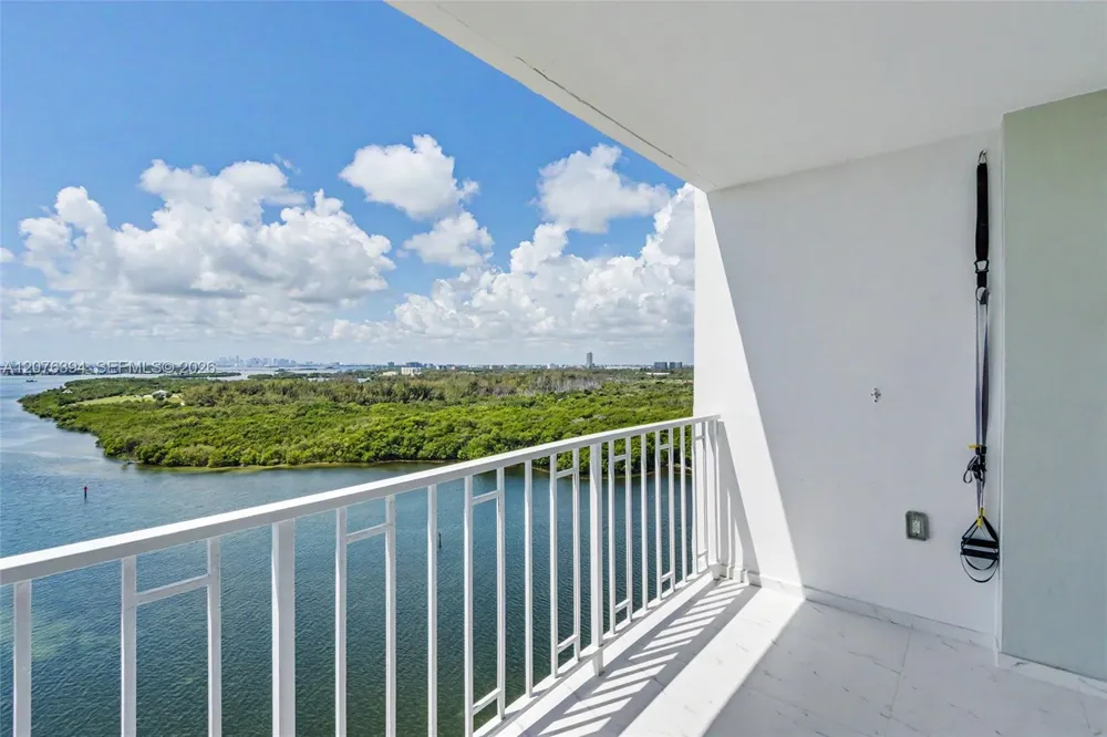 500 Bayview Dr #1924 Sunny Isles Beach, FL 33160