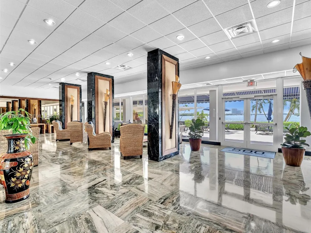 500 Bayview Dr #1924 Sunny Isles Beach, FL 33160