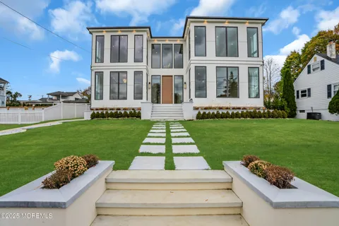 19 Clarence Avenue