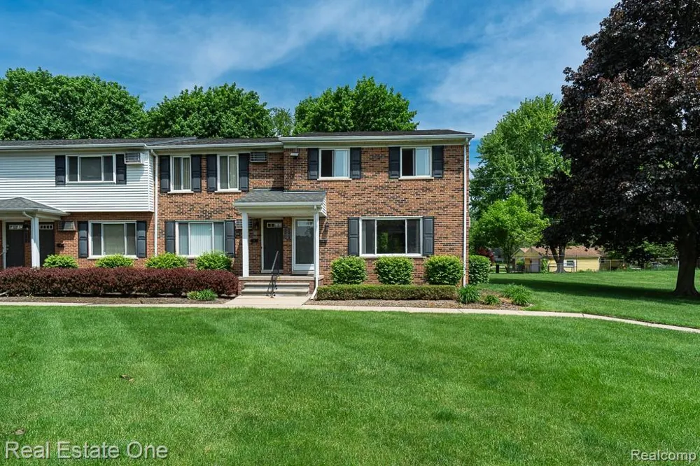 1147 Tienken Court Rochester Hills City, MI 48306