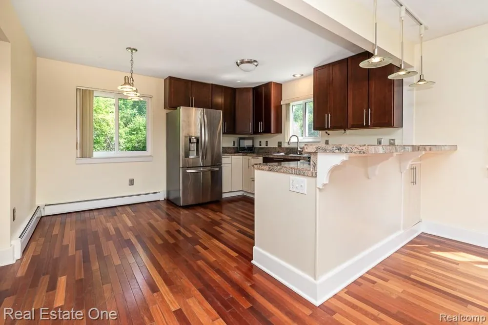 1147 Tienken Court Rochester Hills City, MI 48306