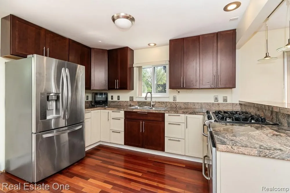 1147 Tienken Court Rochester Hills City, MI 48306