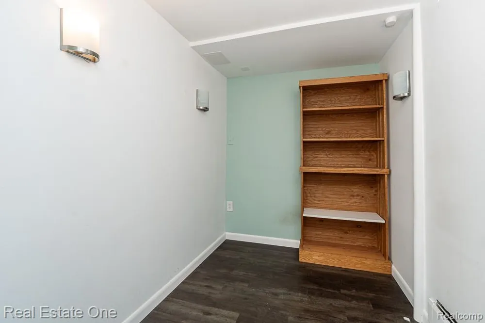 1147 Tienken Court Rochester Hills City, MI 48306