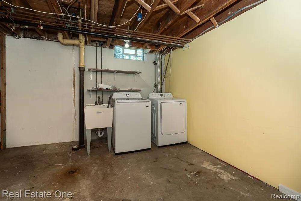1147 Tienken Court Rochester Hills City, MI 48306