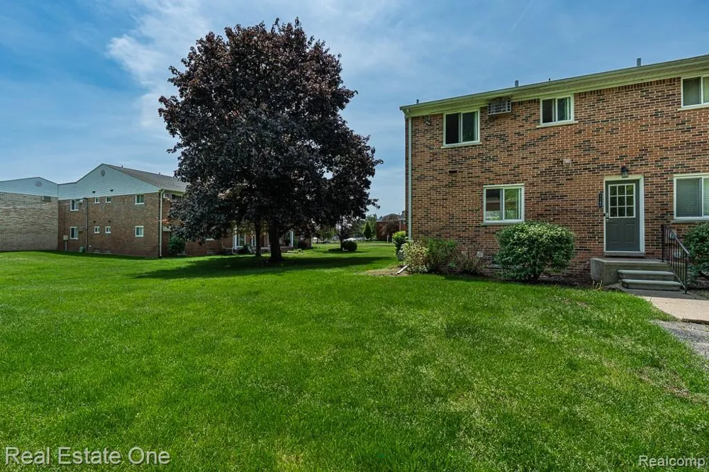 1147 Tienken Court Rochester Hills City, MI 48306