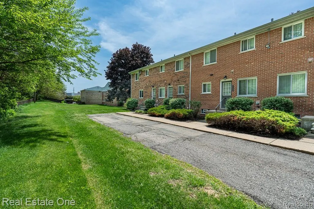 1147 Tienken Court Rochester Hills City, MI 48306