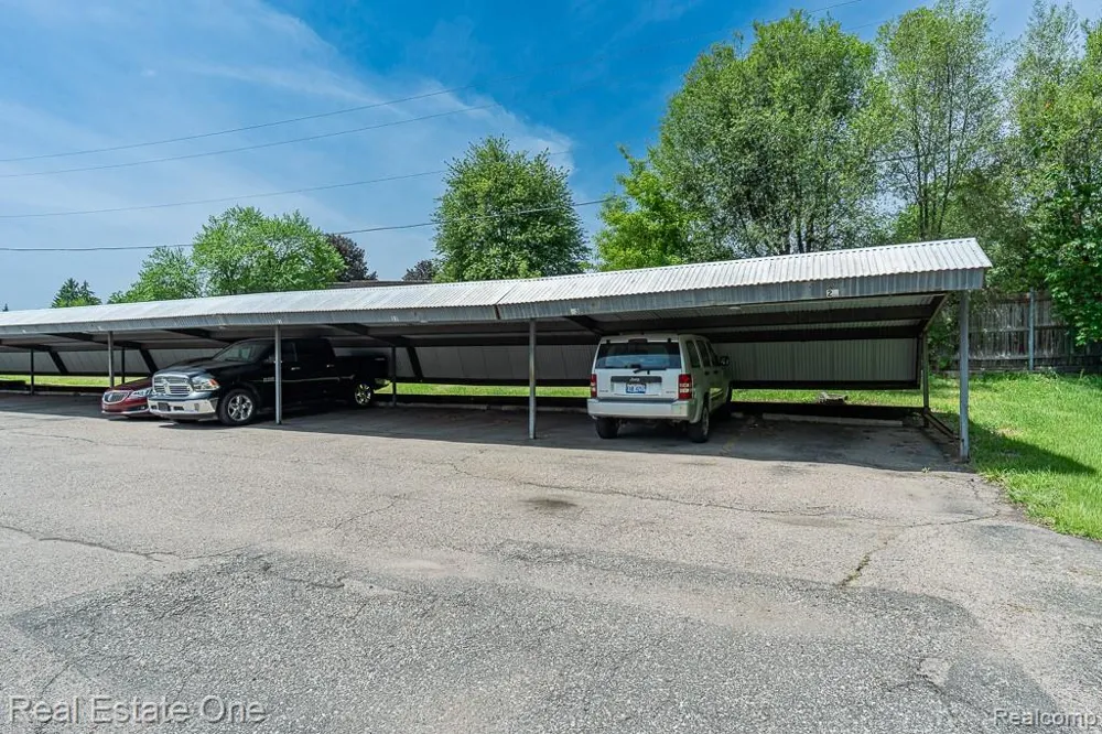 1147 Tienken Court Rochester Hills City, MI 48306