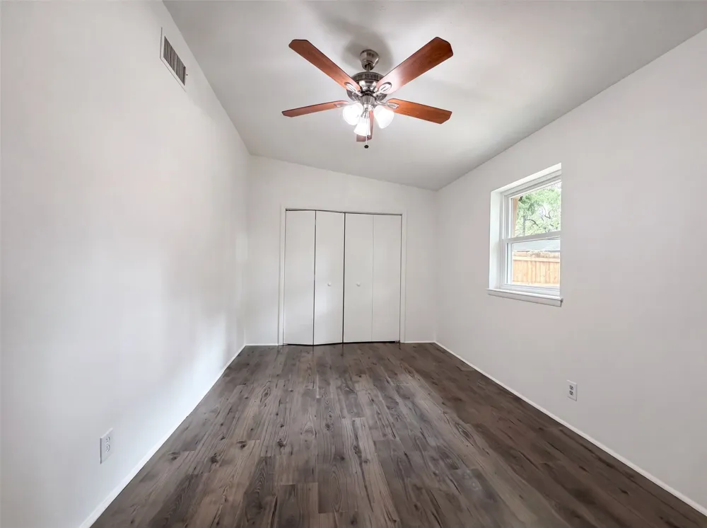 1805 Brookview Drive Arlington, TX 76010