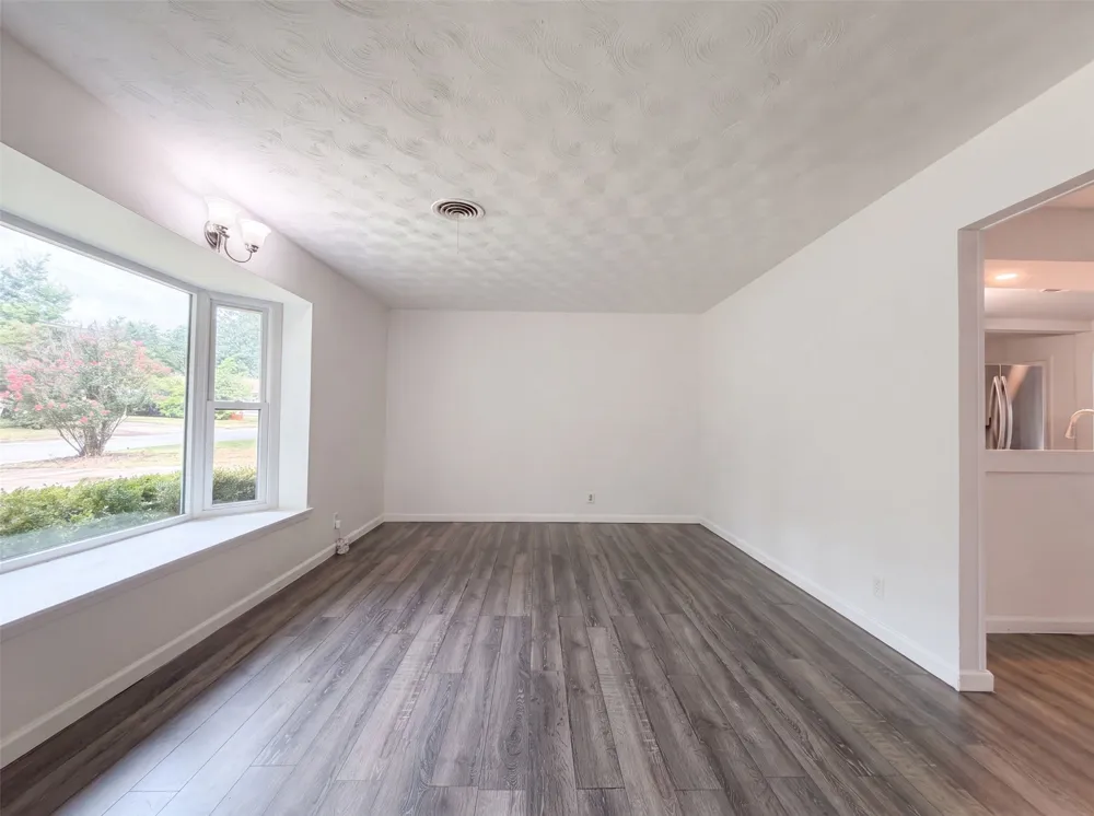 1805 Brookview Drive Arlington, TX 76010