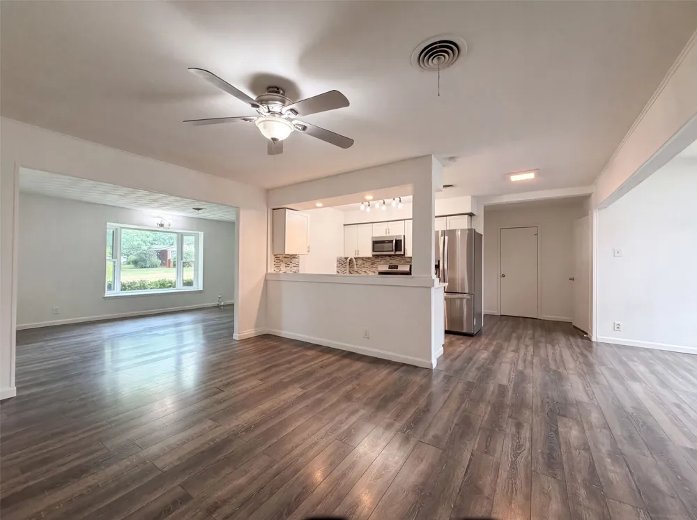 1805 Brookview Drive Arlington, TX 76010