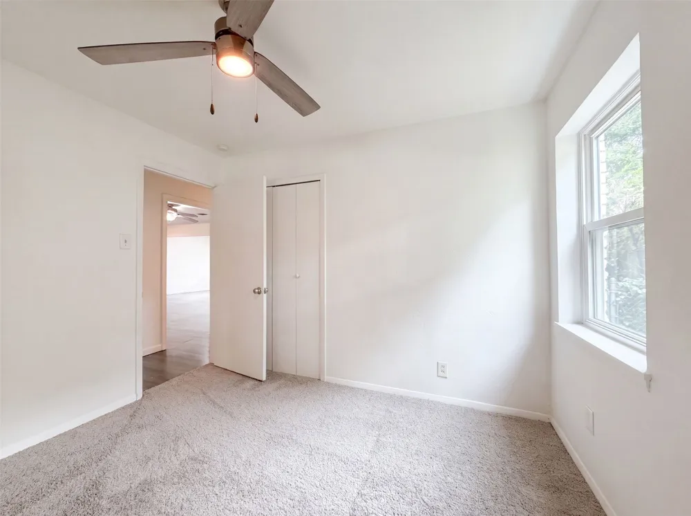 1805 Brookview Drive Arlington, TX 76010