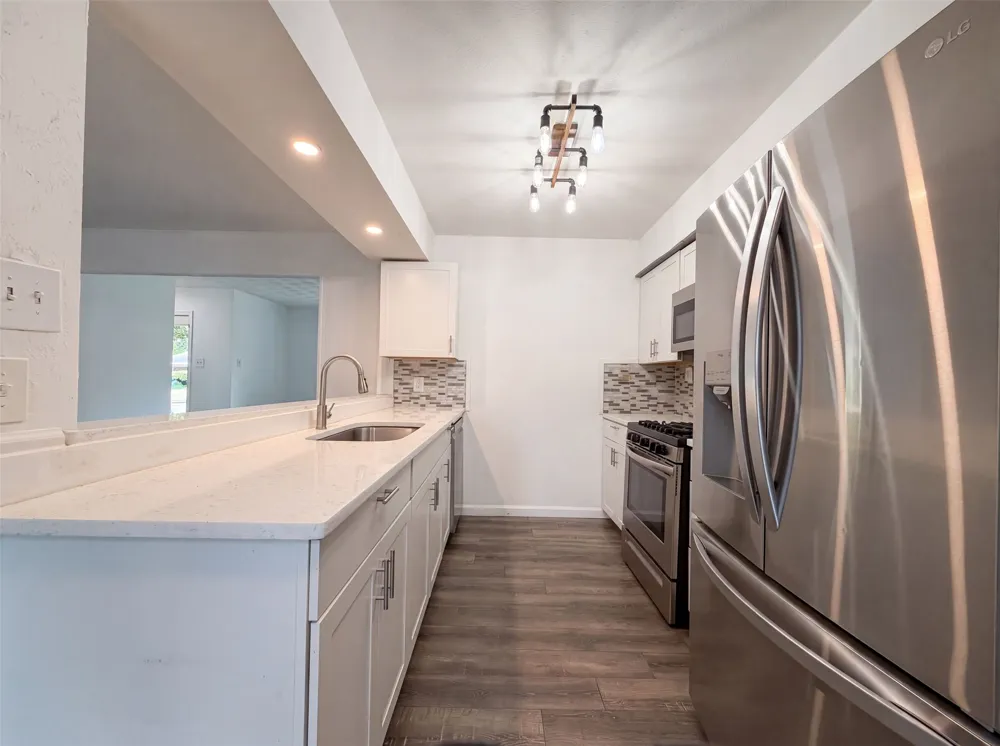 1805 Brookview Drive Arlington, TX 76010