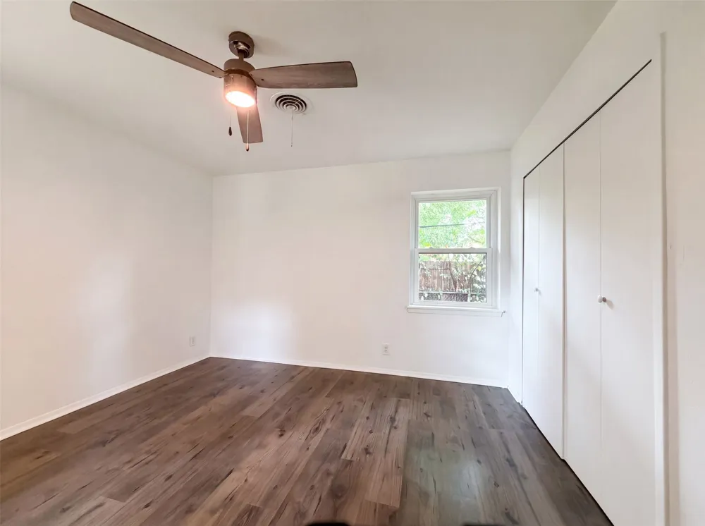 1805 Brookview Drive Arlington, TX 76010