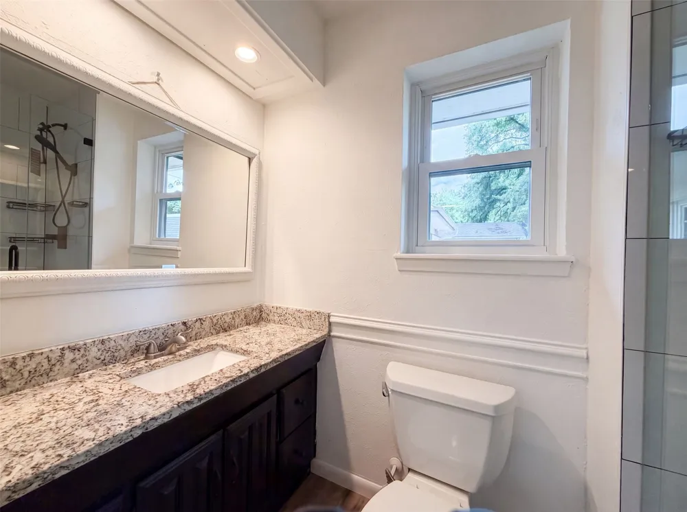 1805 Brookview Drive Arlington, TX 76010