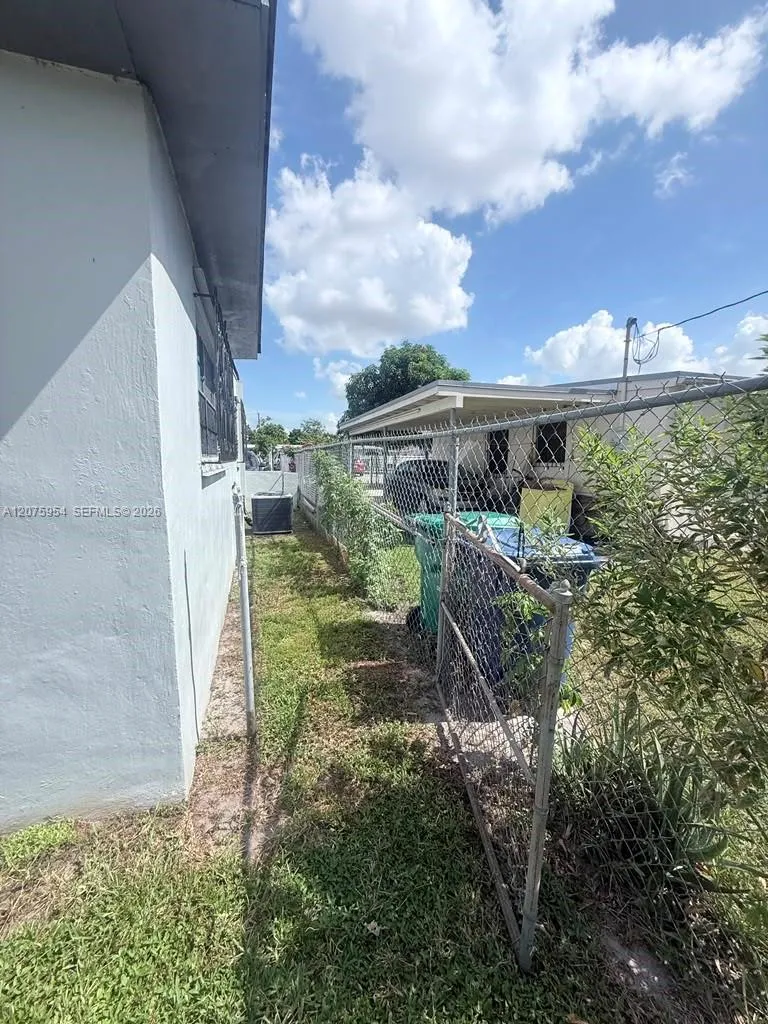 3190 NW 97th St Miami, FL 33147