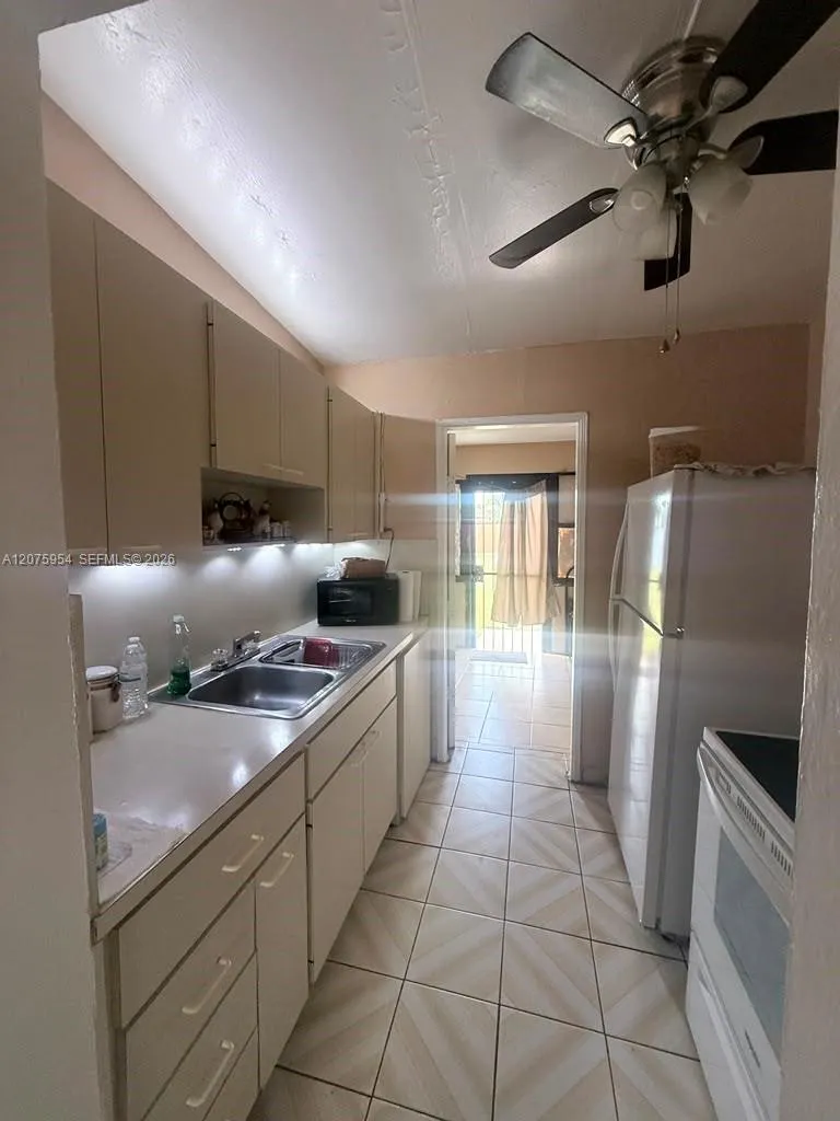 3190 NW 97th St Miami, FL 33147