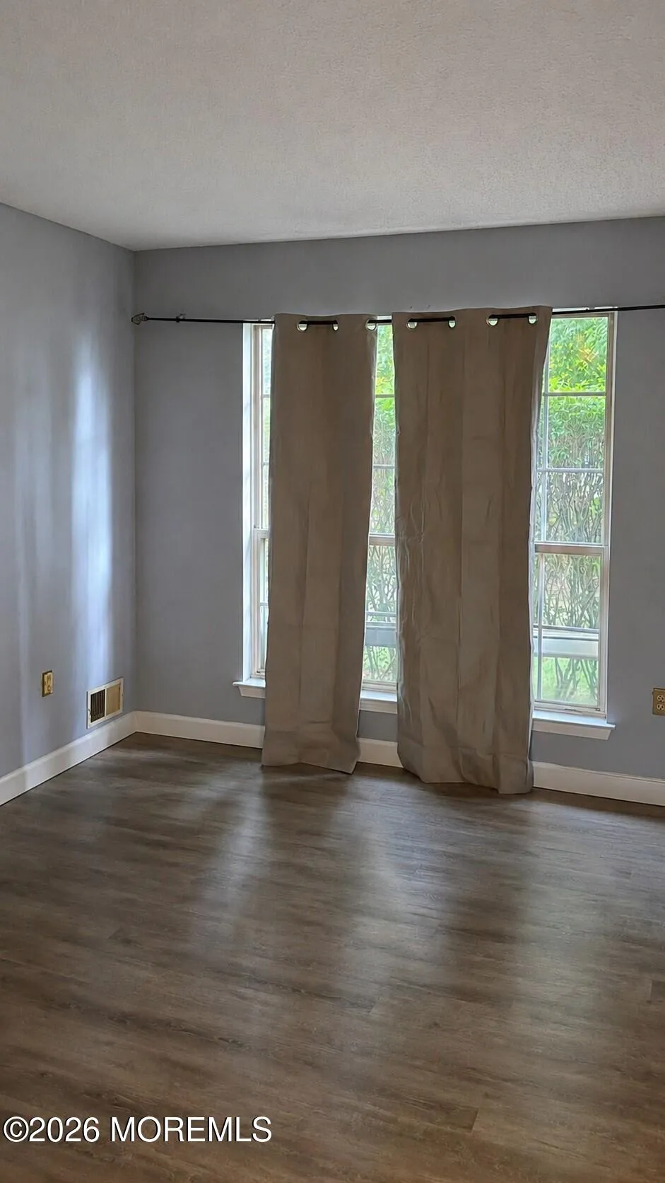 216 Sapphire Lane Franklin Park, NJ 08823