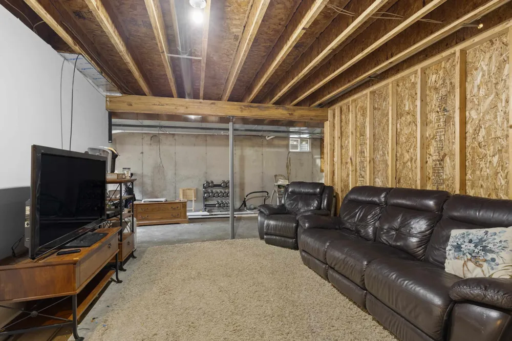 20680 Cinder Inland Township, MI 49643