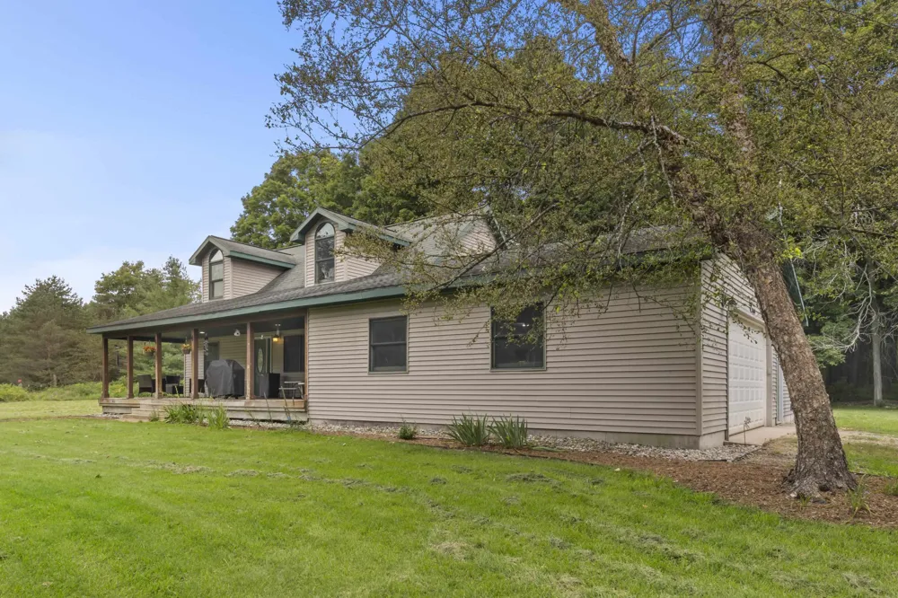 20680 Cinder Inland Township, MI 49643