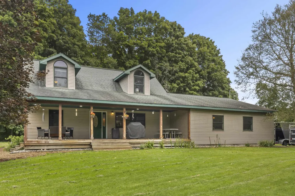 20680 Cinder Inland Township, MI 49643