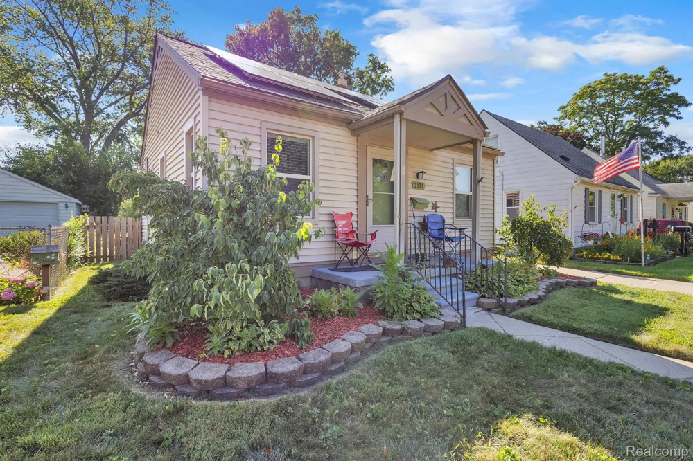 2129 Geneva Street Dearborn City, MI 48124