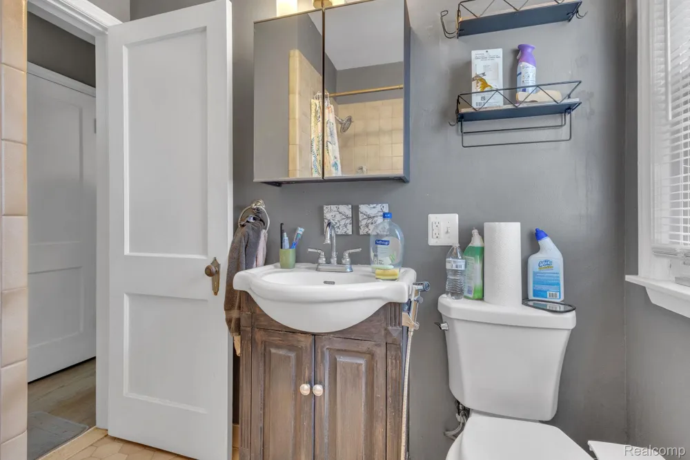 2129 Geneva Street Dearborn City, MI 48124