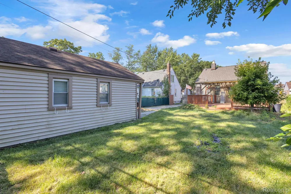 2129 Geneva Street Dearborn City, MI 48124