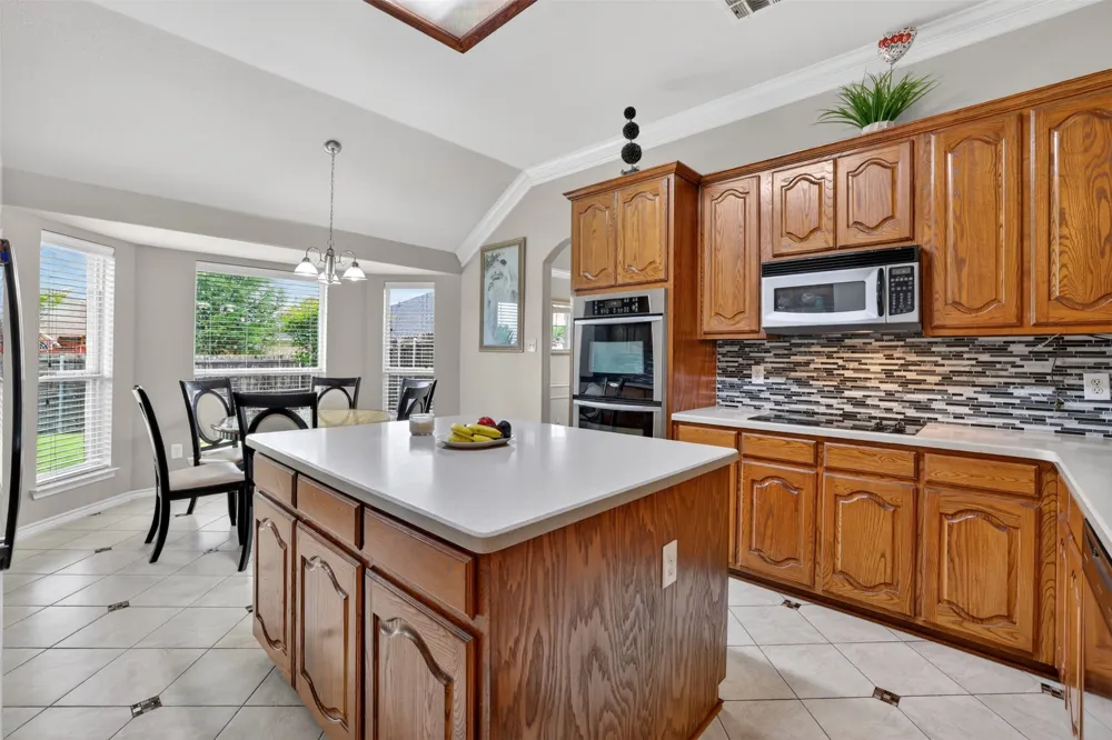 3002 Silver Springs Way Rowlett, TX 75089