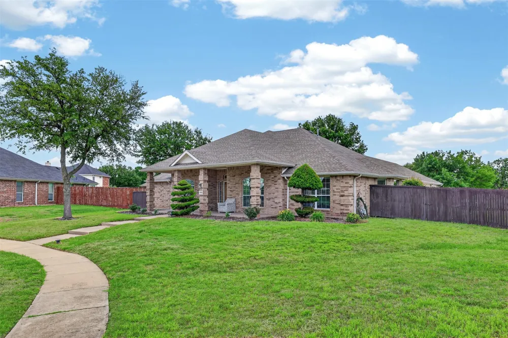 3002 Silver Springs Way Rowlett, TX 75089