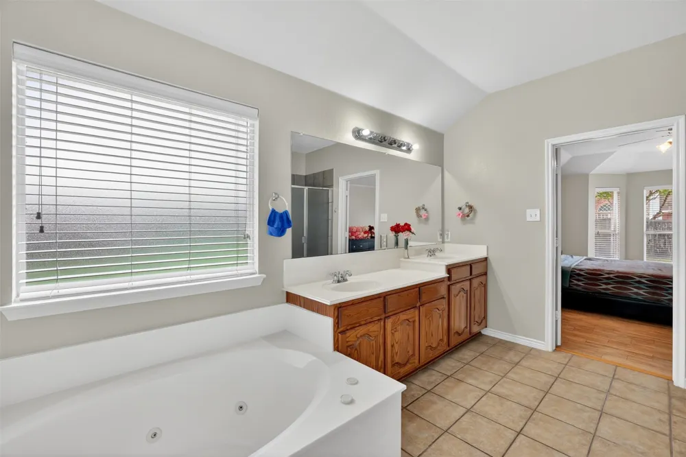3002 Silver Springs Way Rowlett, TX 75089