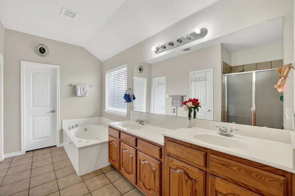 3002 Silver Springs Way Rowlett, TX 75089
