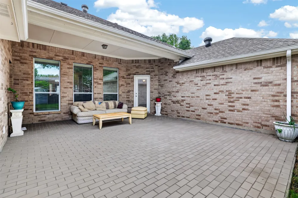 3002 Silver Springs Way Rowlett, TX 75089