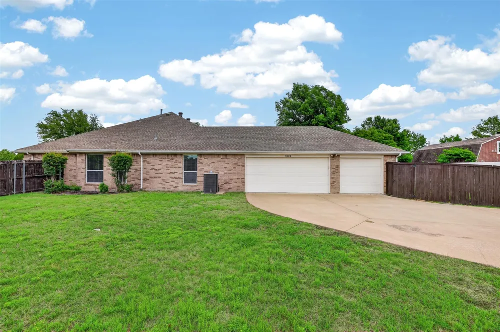 3002 Silver Springs Way Rowlett, TX 75089