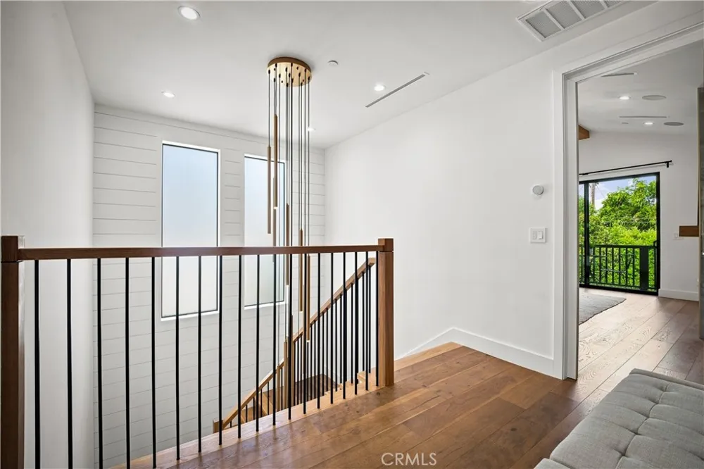 4458 Katherine Avenue Sherman Oaks, CA 91423