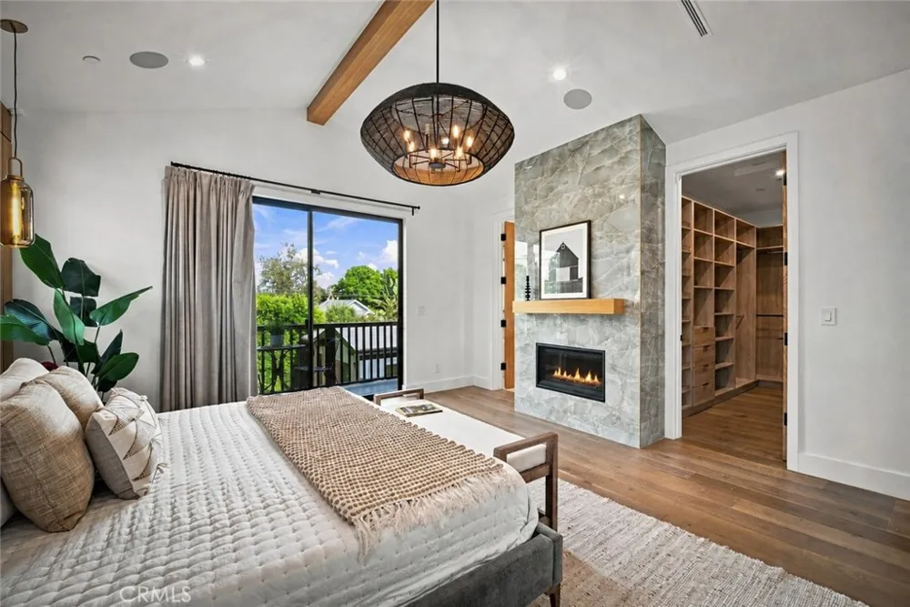 4458 Katherine Avenue Sherman Oaks, CA 91423