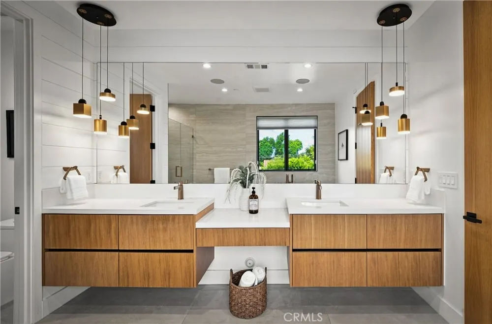 4458 Katherine Avenue Sherman Oaks, CA 91423
