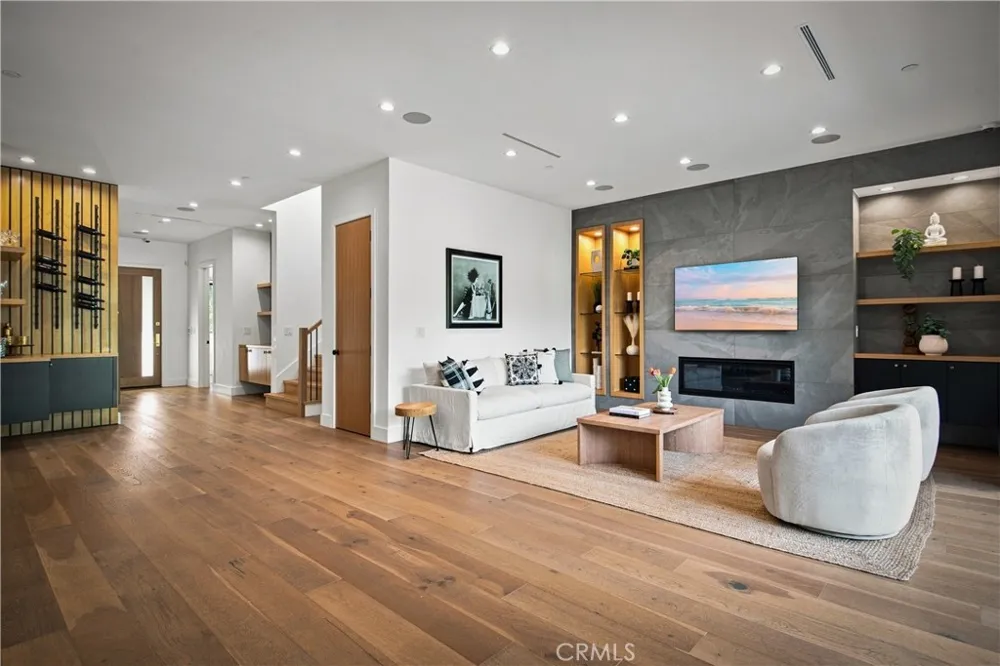 4458 Katherine Avenue Sherman Oaks, CA 91423