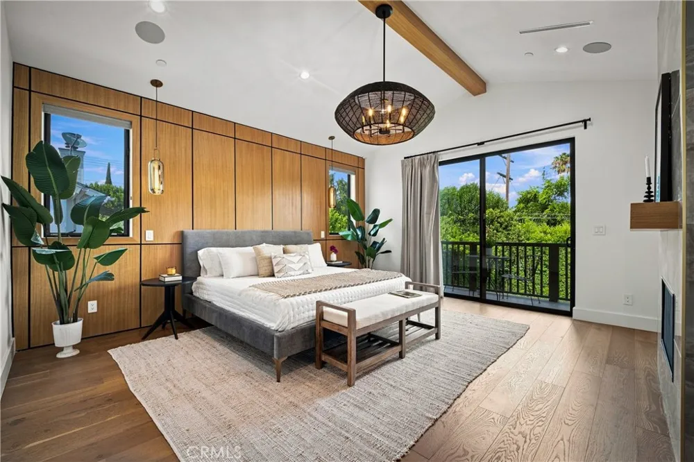4458 Katherine Avenue Sherman Oaks, CA 91423