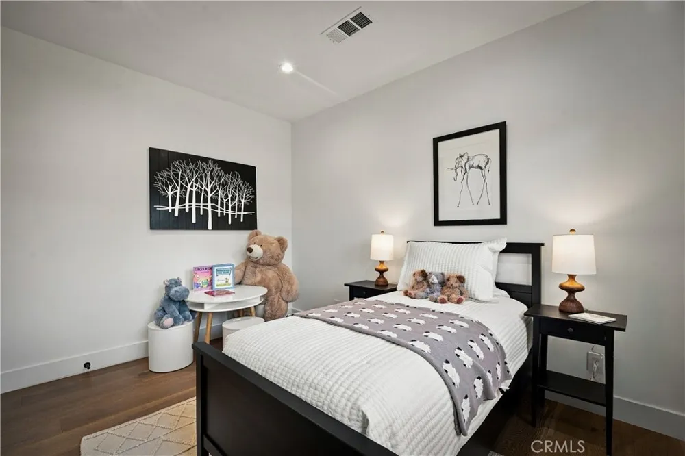 4458 Katherine Avenue Sherman Oaks, CA 91423