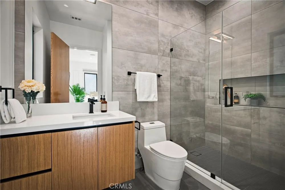 4458 Katherine Avenue Sherman Oaks, CA 91423