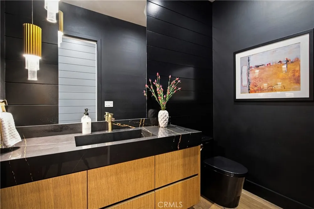 4458 Katherine Avenue Sherman Oaks, CA 91423