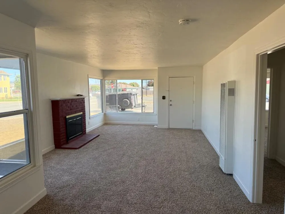 85 Paloma Avenue Salinas, CA 93905