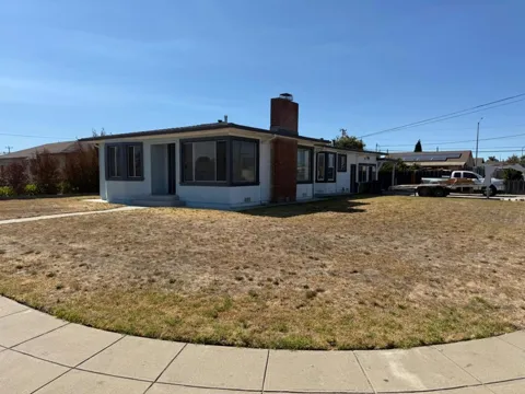 85 Paloma Avenue