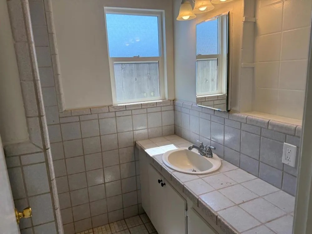 85 Paloma Avenue Salinas, CA 93905