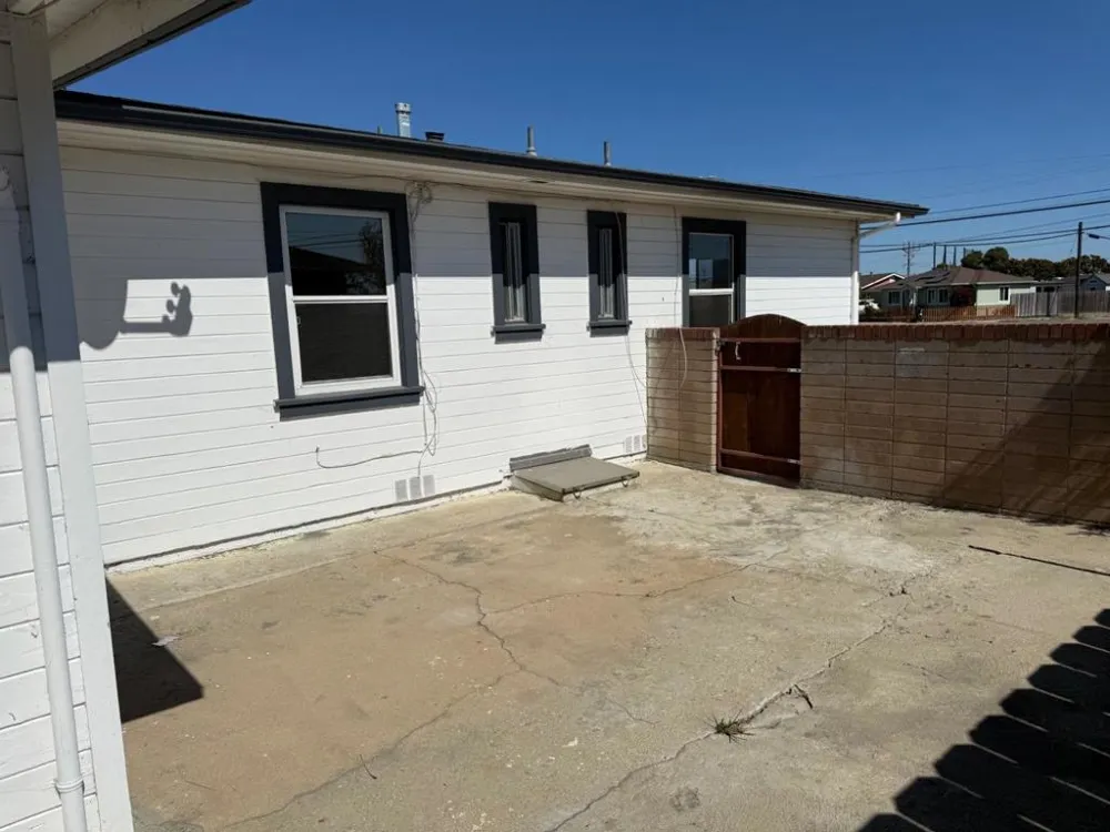 85 Paloma Avenue Salinas, CA 93905